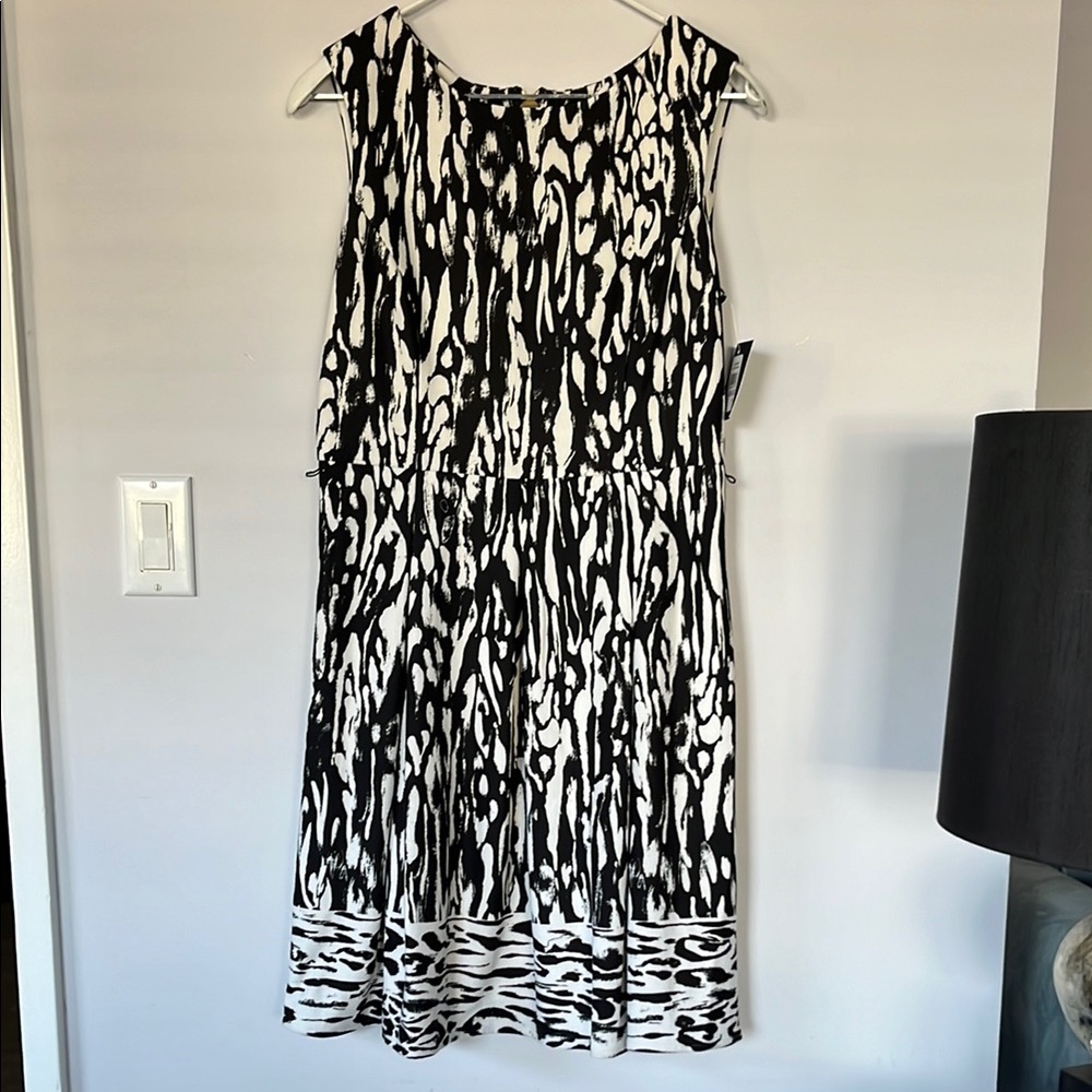 Black and White Patterned Women's Dress